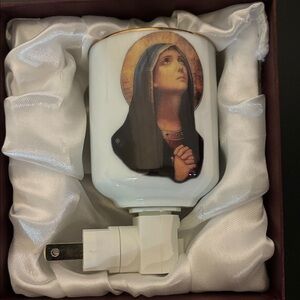 Vintage Adeline Ceramic Devotional Plug-In Nightlight with Gold Halo Accent